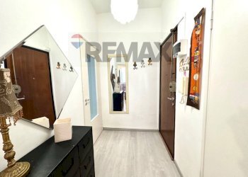 Hall / corridoio - Two-room apartment Via Maria Solari
 
5, Savona - photo 11