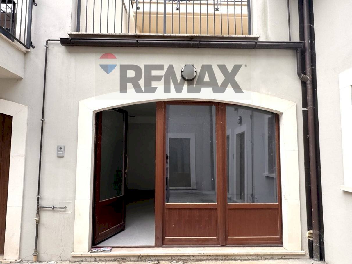 Edificio all\'aperto - Semi-detached house via Alfieri, L'Aquila - photo 3