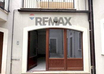 Edificio all\'aperto - Semi-detached house via Alfieri, L'Aquila - photo 3