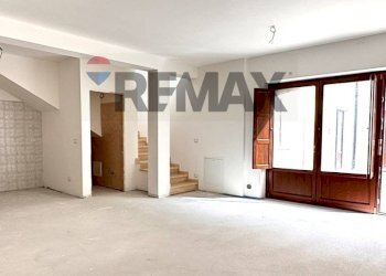 Soggiorno angolo cottura - Semi-detached house via Alfieri, L'Aquila - photo 5