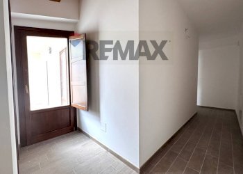 Hall / corridoio - Semi-detached house via Alfieri, L'Aquila - photo 9