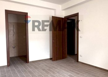 camera matrimoniale con wc - Semi-detached house via Alfieri, L'Aquila - photo 17