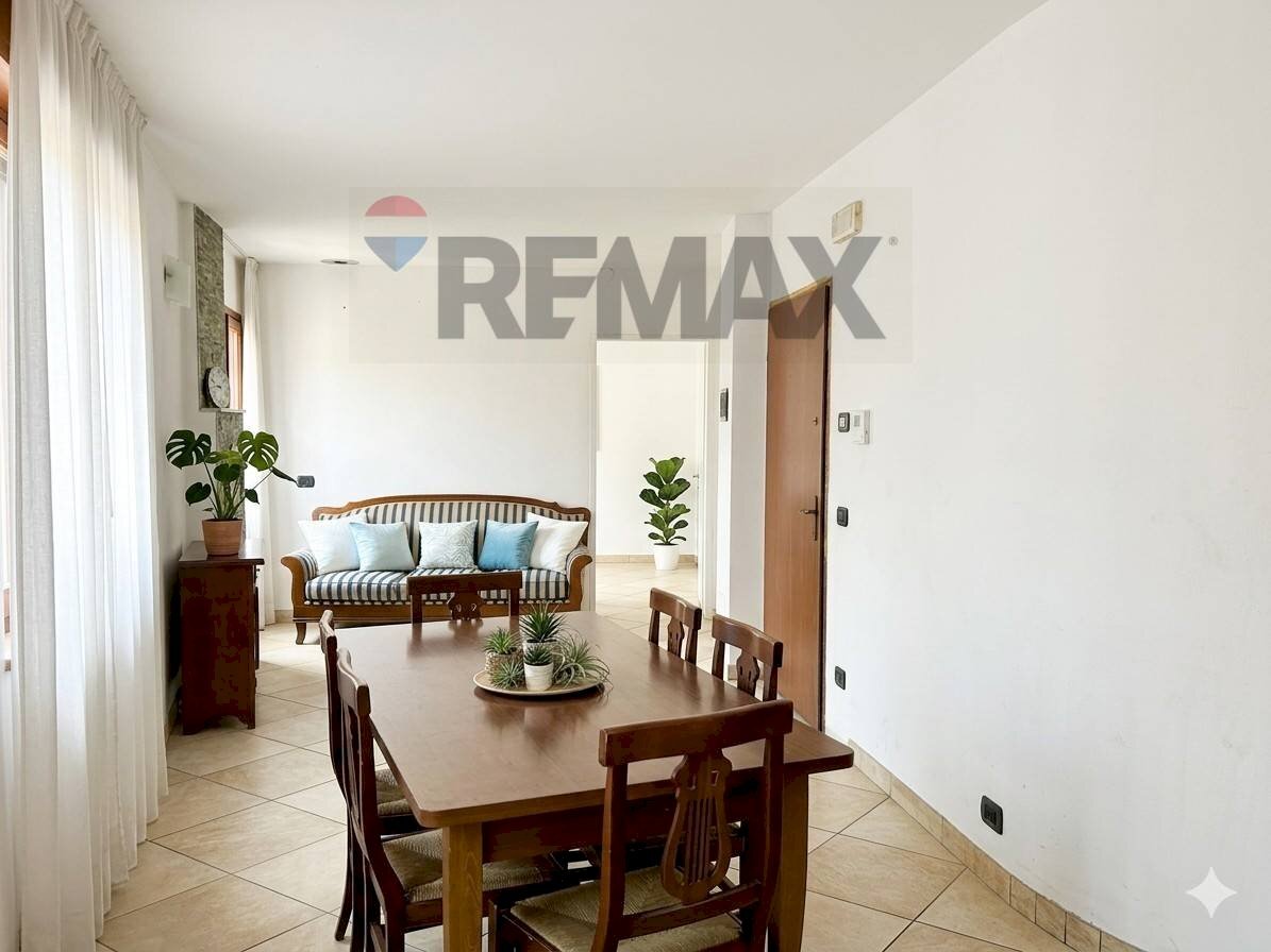 Sala da pranzo - Trilocale Angolo Terme - foto 1