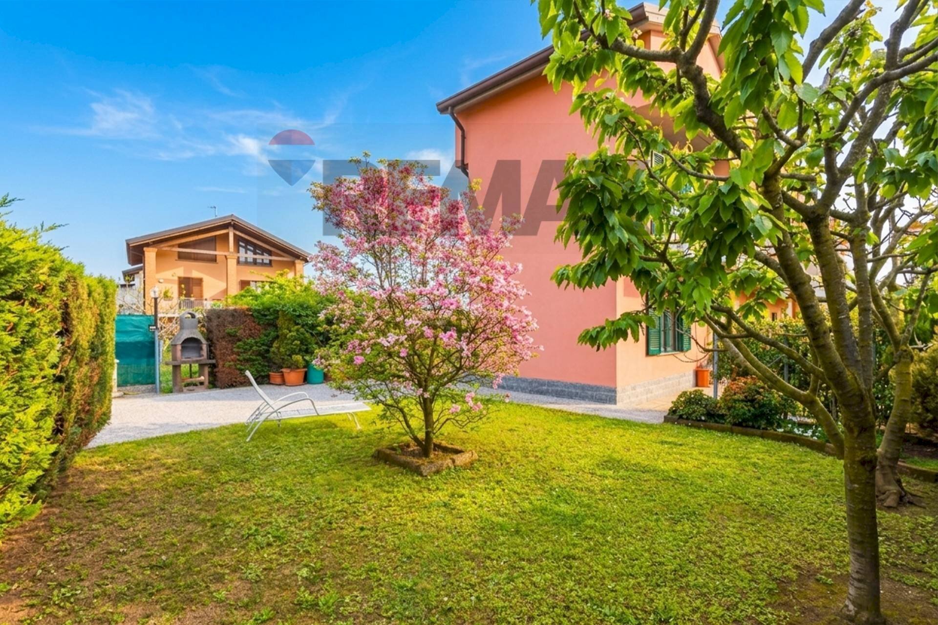 Casa all\'aperto - Villa a Schiera via san biagio
 
11, Casatenovo - foto 1