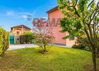 Casa all\'aperto - Villa a Schiera via san biagio
 
11, Casatenovo - foto 1