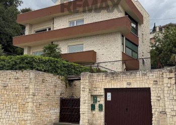 Edificio all\'aperto - Trilocale Ancona - foto 1