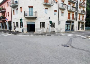 Edificio all\'aperto - Locale Commerciale via rampinelli
1, Ponte San Pietro - foto 17