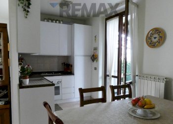 Sala da pranzo - Trilocale via pertini
 
20, Casorate Primo - foto 20