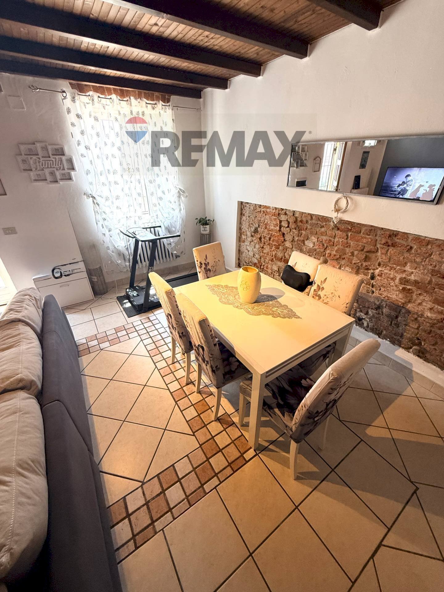 Sala da pranzo - Semi-detached house via Pier delle Vigne
4, Linarolo - photo 3