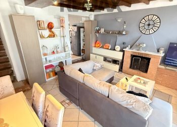 Sala da pranzo - Semi-detached house via Pier delle Vigne
 
4, Linarolo - photo 5