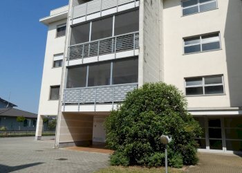 Edificio all\'aperto - Trilocale via pavia
 
4, Casorate Primo - foto 1