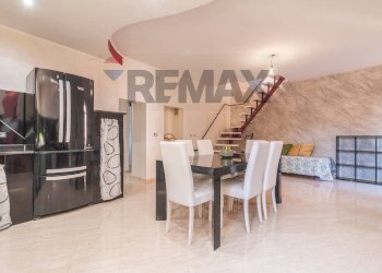 Sala da pranzo - Three-room apartment Via Annibalcaro
 
63, Ischia di Castro - photo 12