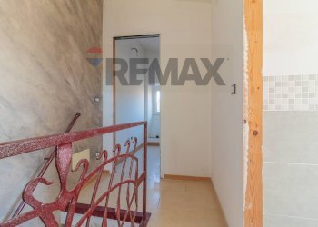Scale - Three-room apartment Via Annibalcaro
 
63, Ischia di Castro - photo 23