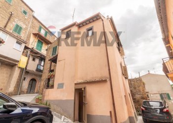 Edificio all\'aperto - Bilocale Via degli orti
 
19, Ischia di Castro - foto 4