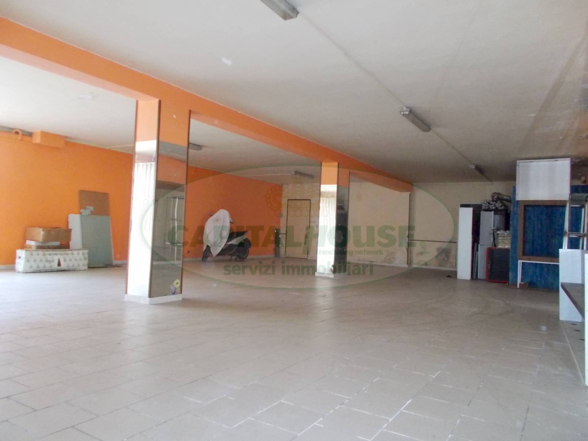Foto 3 - Warehouse VIA CIRCUMVALLAZIONE, San Prisco - photo 3