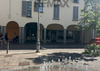 Edificio all\'aperto - Four-room apartment piazza vittorio Emanuele II
10, Bonate Sopra - photo 2