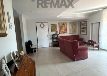Soggiorno - Four-room apartment piazza vittorio Emanuele II
10, Bonate Sopra - photo 4