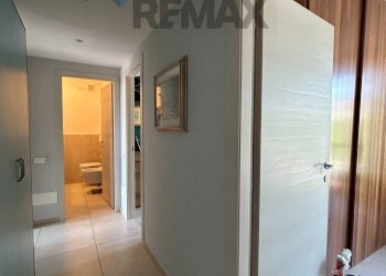 Hall / corridoio - Four-room apartment piazza vittorio Emanuele II
10, Bonate Sopra - photo 19