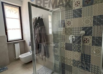 Bagno - Four-room apartment piazza vittorio Emanuele II
10, Bonate Sopra - photo 22