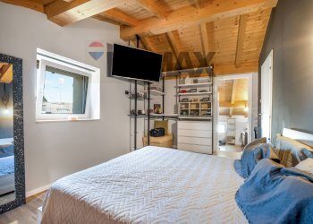 Camera / camera da letto - Independent house Via Risorgimento
37, Quattro Castella - photo 11