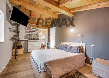 Camera / camera da letto - Independent house Via Risorgimento
37, Quattro Castella - photo 12