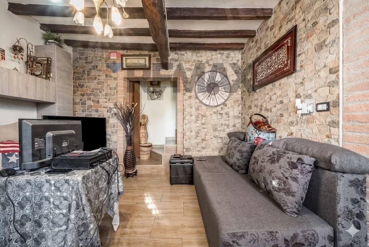 Soggiorno - Quadrilocale VIA RIVASI BASSA
 
32, Cavriago - foto 3