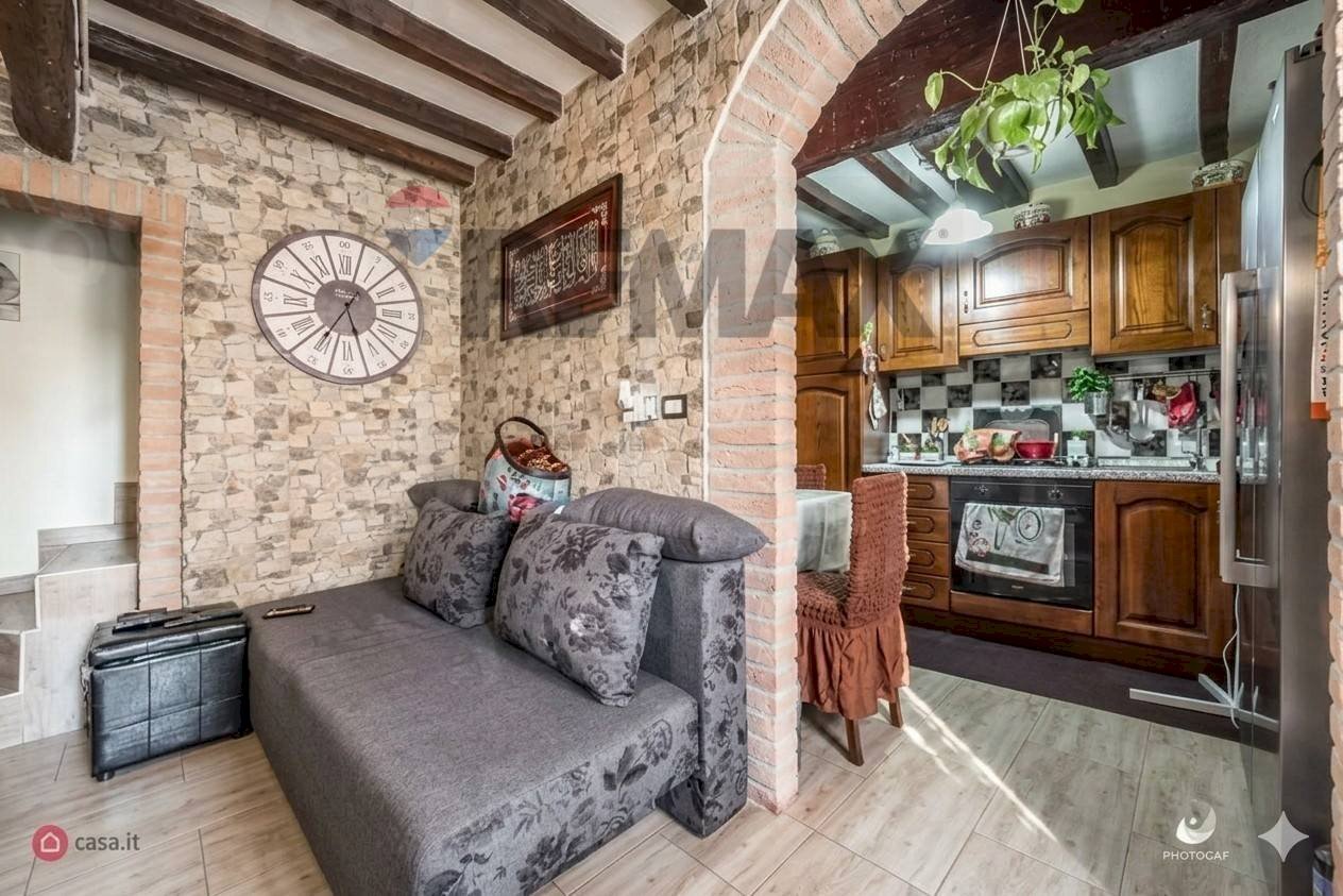 Sala da pranzo - Four-room apartment VIA RIVASI BASSA
32, Cavriago - photo 3