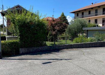 Edificio all\'aperto - Casa semi indipendente Via Beati
 
26, Castelletto Sopra Ticino - foto 2