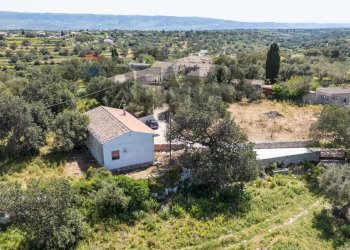 Vista delle montagne - Villa Strada Comunale Saitta Fondachello, Modica - foto 10