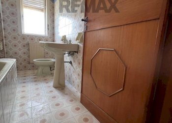 Bagno - Bilocale Via dei Peloritani
 
73, Garbagnate Milanese - foto 3