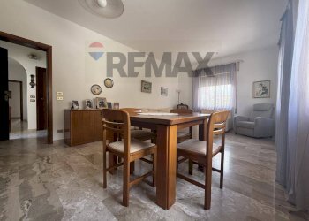 Sala da pranzo - Villa Via Sicilia
 
125, Valderice - foto 10