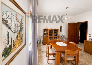 Sala da pranzo - Villa Via Sicilia
 
125, Valderice - foto 11