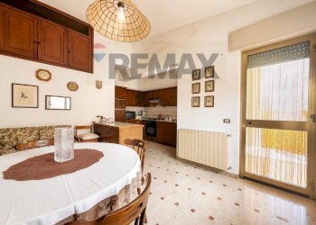 Sala da pranzo - Villa Via Sicilia
 
125, Valderice - foto 14