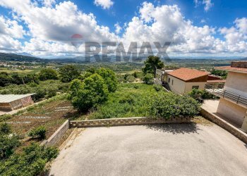 Vista delle montagne - Villa Via Sicilia
 
125, Valderice - foto 25