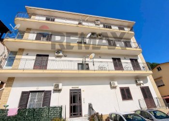Edificio all\'aperto - Quadrilocale Via Peppino Impastato
 
37, Torretta - foto 1