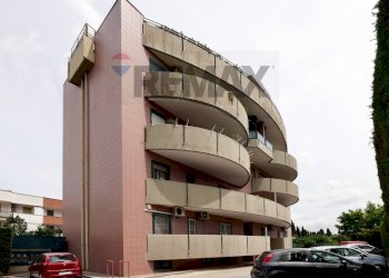 Edificio all\'aperto - Three-room apartment via Yitzhak Rabin
 
16, Bitritto - photo 21