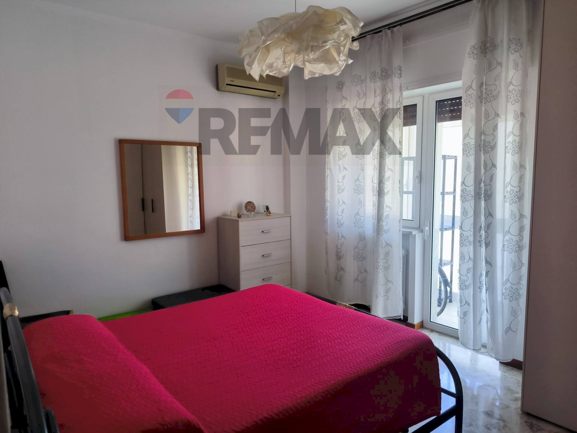 Camera / camera da letto - Three-room apartment Via Nicola De Giosa
 
83, Bari - photo 2