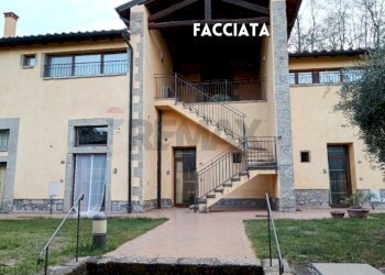 INGRESSO - Trilocale TERRE GIALLE, LOC. LE BUCHE 1
 
1, Castel del Piano - foto 2