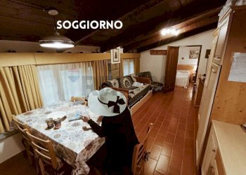 SOGGIORNO - Trilocale TERRE GIALLE, LOC. LE BUCHE 1
 
1, Castel del Piano - foto 8