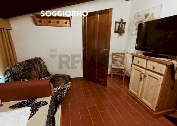 SOGGIORNO - Trilocale TERRE GIALLE, LOC. LE BUCHE 1
 
1, Castel del Piano - foto 10