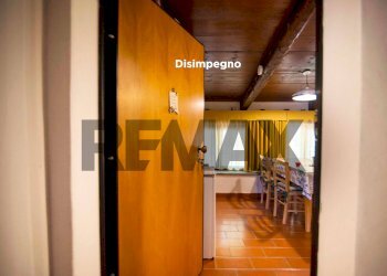 Hall / corridoio - Three-room apartment TERRE GIALLE, LOC. LE BUCHE 1
 
1, Castel del Piano - photo 13