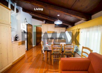 Sala da pranzo - Three-room apartment TERRE GIALLE, LOC. LE BUCHE 1
 
1, Castel del Piano - photo 14