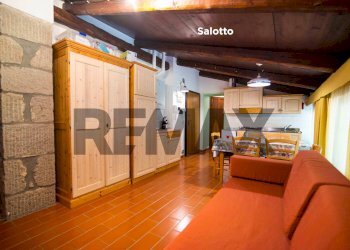 Sala da pranzo - Three-room apartment TERRE GIALLE, LOC. LE BUCHE 1
 
1, Castel del Piano - photo 22