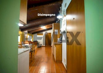 Hall / corridoio - Three-room apartment TERRE GIALLE, LOC. LE BUCHE 1
 
1, Castel del Piano - photo 30