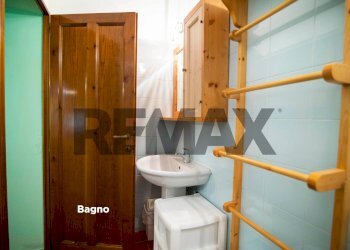Bagno - Three-room apartment TERRE GIALLE, LOC. LE BUCHE 1
 
1, Castel del Piano - photo 32