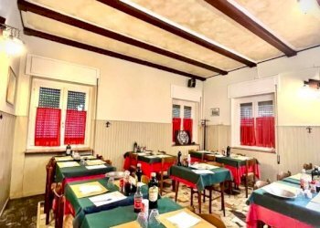 Interno non residenziale - Ristorante via Nazionale, Caino - foto 2