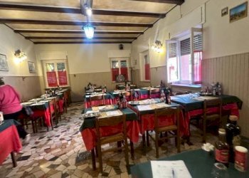 Interno non residenziale - Ristorante via Nazionale, Caino - foto 28