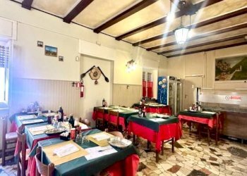 Interno non residenziale - Ristorante via Nazionale, Caino - foto 26