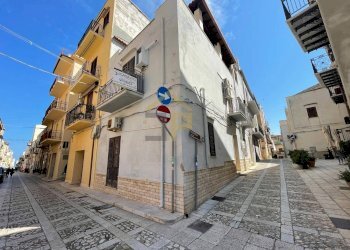 Foto 1 - Casa indipendente Via Giacomo Puccini, Via Tenente Giuseppe Buffa
 
60 - 35 - 37, Castellammare del Golfo - foto 1
