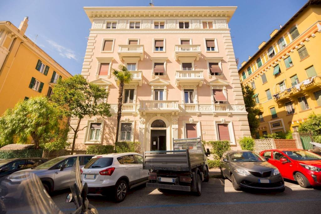 Facciata - Trilocale via Rodi, Genova (zona Albaro) - foto 1